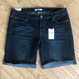DEX | Shorts NEW Bermuda Mid-rise Size 32